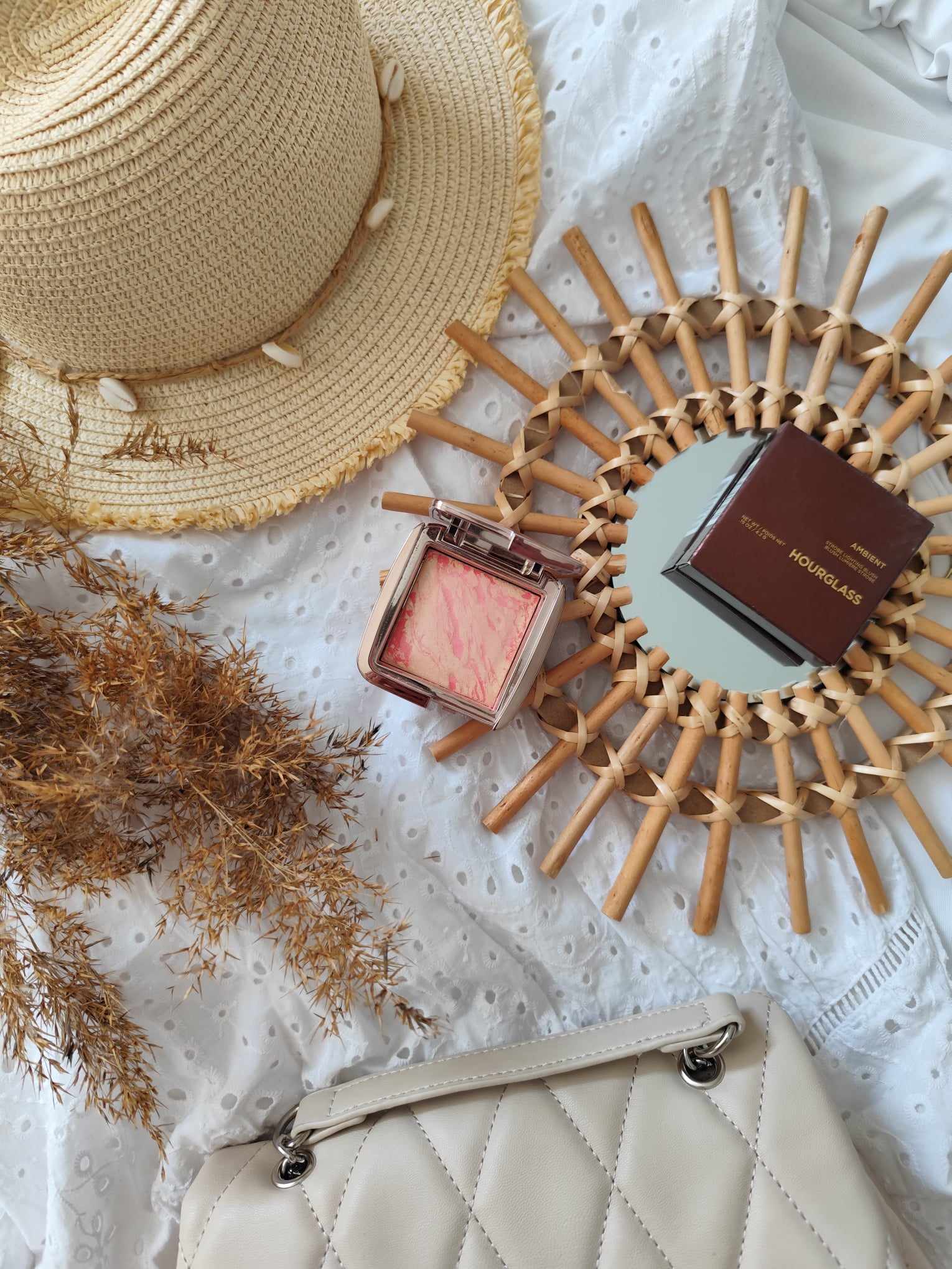 Hourglass Ambient Strobe Lighting Blush